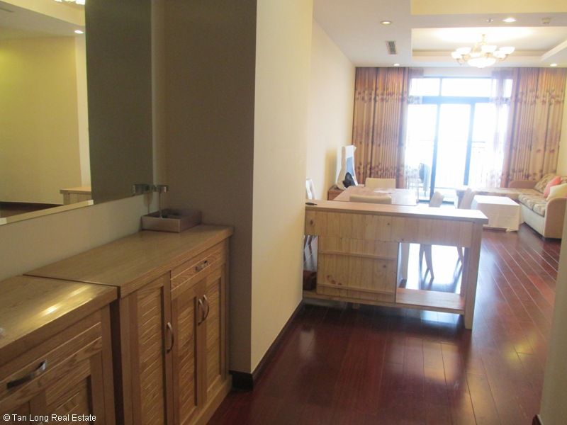 Căn hộ 136m2, 3 phòng ngủ cho thuê tại Vinhomes Royal City