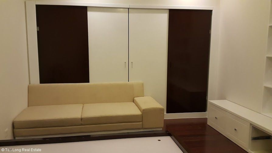 Căn hộ 145m2, đủ đồ cho thuê tại Vinhomes Royal City, quận Thanh Xuân