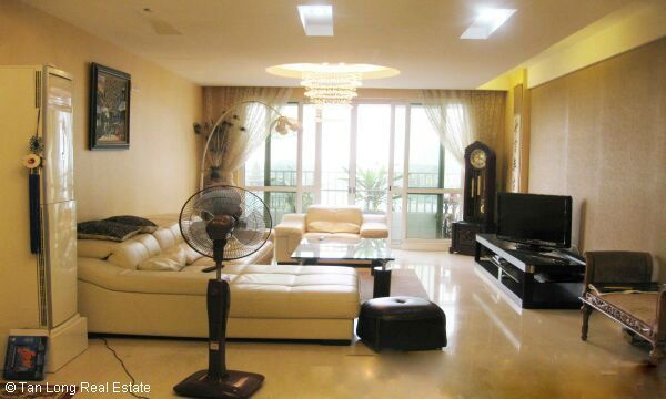 Căn hộ 182m2,1300$ tòa P2 cho thuê tại Ciputra Hà Nội