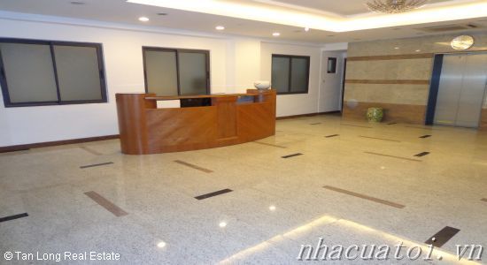 Căn hộ 2 phòng ngủ đẹp cho thuê phố Hai Bà Trưng, quận Hoàn Kiếm, Hà Nội