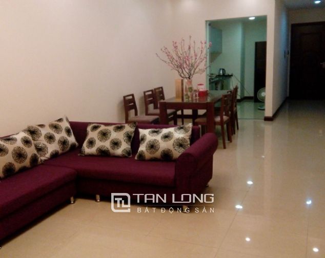 Căn hộ 2 phòng ngủ đủ đồ cho thuê tại R2 Vinhomes Royal City, quận Thanh Xuân