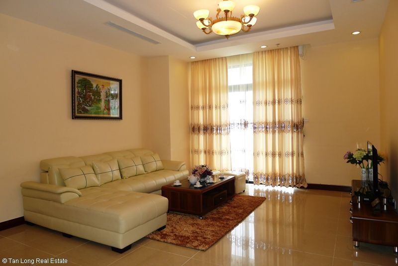 Căn hộ 2 phòng ngủ, đủ đồ cho thuê tại tòa R4 Royal City, quận Thanh Xuân
