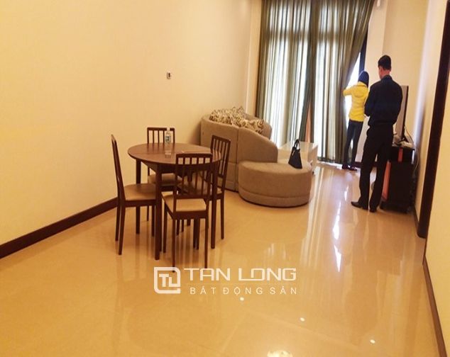 Căn hộ 2 phòng ngủ nội thất cơ bản cho thuê tại R5, Vinhomes Royal City