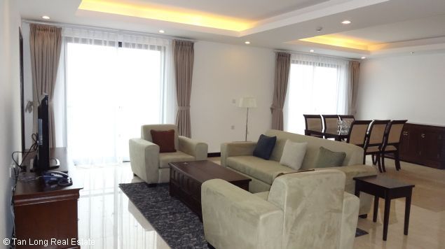 Căn hộ 4 phòng ngủ cho thuê tại Elegant Suites Tây Hồ