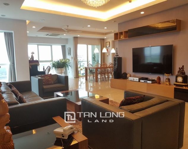 Căn hộ 4 phòng ngủ, view sân golf cho thuê tại L1 Ciputra, quận Tây Hồ