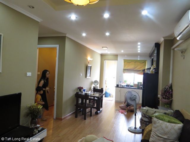 Căn hộ 70m2, 2 phòng ngủ cho thuê tại tòa CT13B, đường Lạc Long Quân