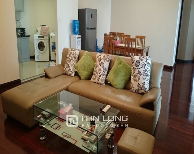 Căn hộ cho thuê đủ đồ ở Tòa R1 Vinhomes Royal City, Nguyễn Trãi, diện tích 136m2
