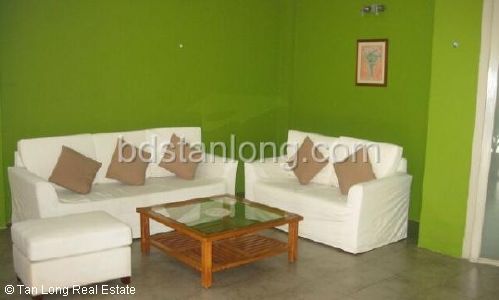 Căn hộ cho thuê ở phố Nguyễn Trường Tộ, quận Ba Đình, Hà Nội.