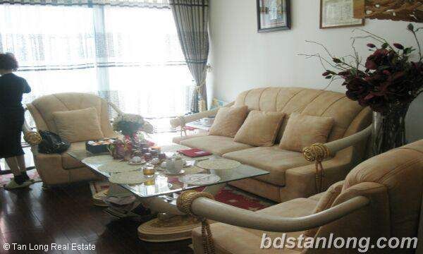Căn hộ cho thuê tại Vincom. Diện tích 84m2