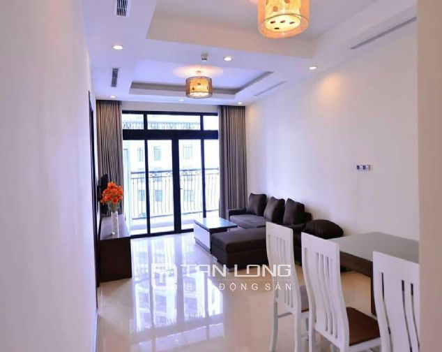 Căn hộ chung cư 106m2, 2 phòng ngủ cho thuê tại tòa R5 Vinhomes Royal City