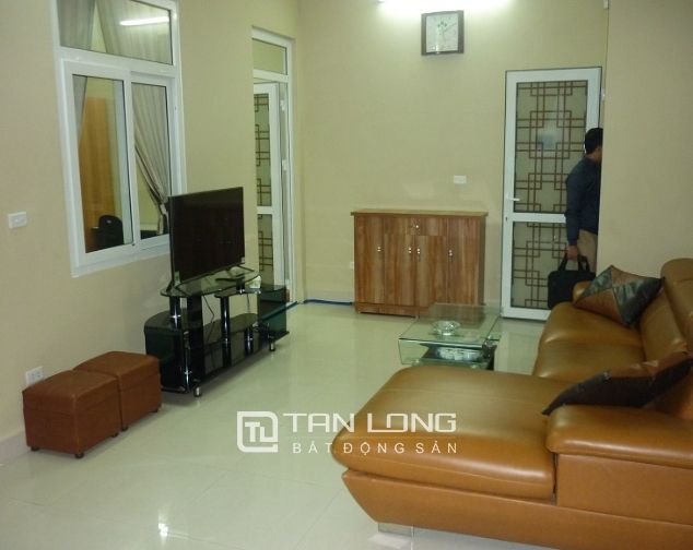 Căn hộ chung cư 2 phòng ngủ đủ đồ cho thuê tại tòa B, 18 Phạm Hùng