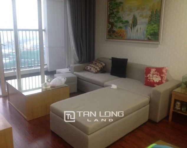 Căn hộ chung cư cho thuê tại tháp B 120m2, 3 phòng ngủ tại Golden Palace