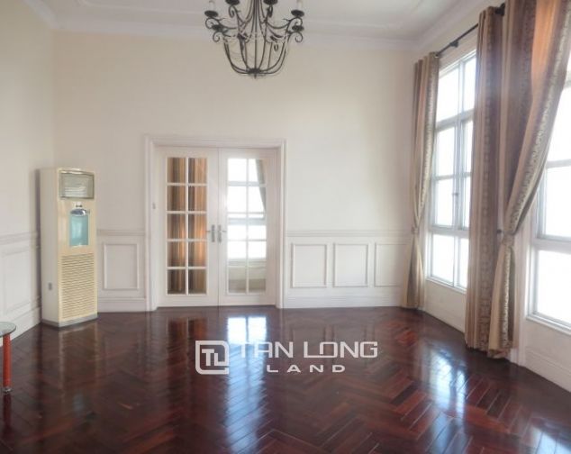 Căn hộ chung cư tầng cao 192m2, 3 phòng ngủ tháp W tòa The Manor