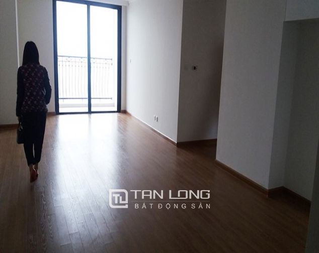 Căn hộ không đồ 3 ngủ cho thuê tại R6, Vinhomes Royal City, HN