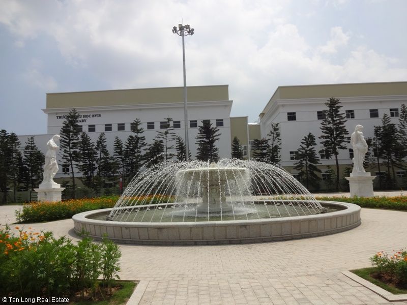 Căn hộ khu R2 Royal City 2 ngủ bán