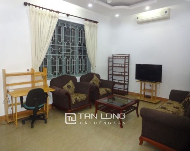 Căn hộ tầng 3 nhà trong ngõ đường Nghi Tàm diện tích 80m2 cho thuê