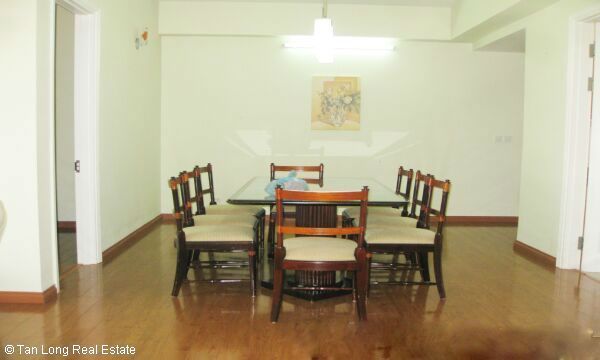Căn hộ tầng trung toà E1, Ciputra, Tây Hồ cần bán gấp