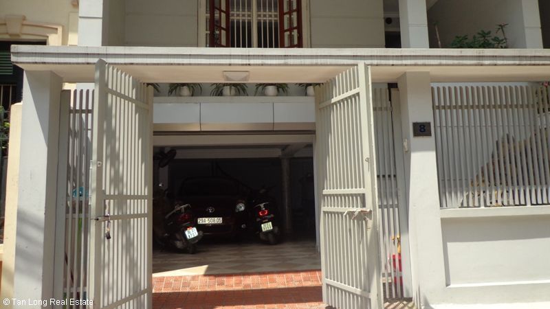 Căn hộ thiết kế hiện đại không đồ cho thuê ở Thụy Khuê , Tây Hồ