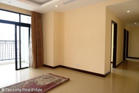 Căn hộ view đẹp, 03 phòng ngủ cho thuê tại Royal City, quận Thanh Xuân