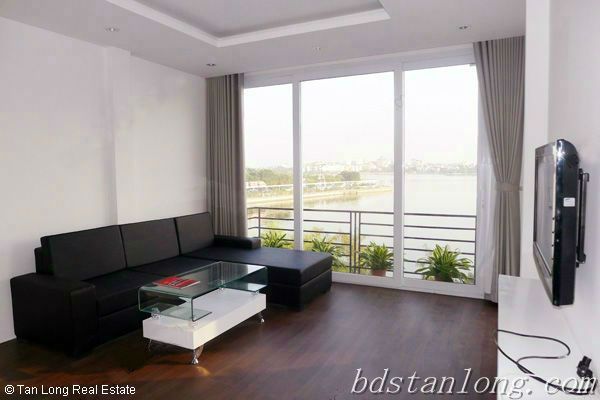 Căn hộ view hồ cho thuê tại quận Tây Hồ