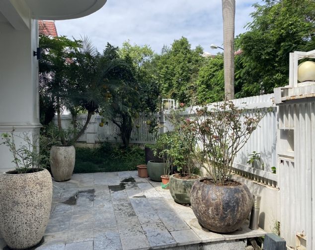 Cần tiền bán gấp biệt thự 279m2 khu T khu đô thị Ciputra Hà Nội
