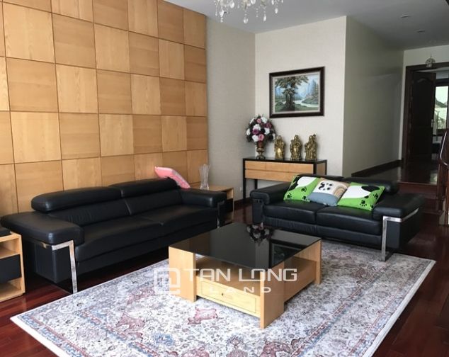 Chính chủ bán biệt thự 100m2 tại Nguyễn Hoàng Tôn, quận Tây Hồ