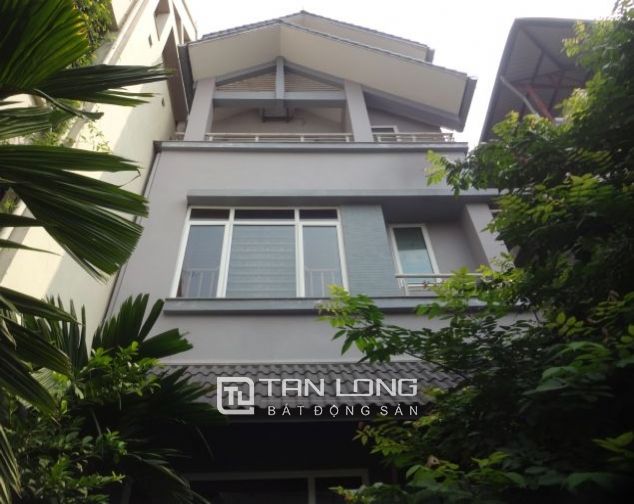 Chính chủ bán biệt thự hướng Tây Nam, 4 phòng ngủ tai Đường Nước Phần Lan