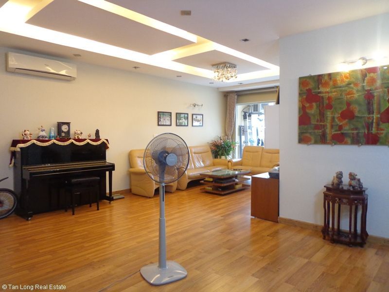 Chính chủ bán chung cư 141m2 tại 249 Thụy Khuê, quận Tây Hồ