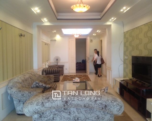 Chính chủ bán gấp căn hộ 145m2, hướng Tây Bắc tại P1 Ciputra, quận Tây Hồ
