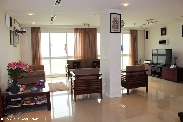 Chính chủ bán gấp chung cư 182m2 tòa P2 Ciputra, quận Tây Hồ