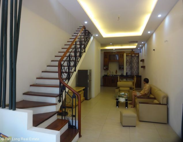 Chính chủ bán nhà 75m2 x 5 tầng tại Đặng Thai Mai, quận Tây Hồ
