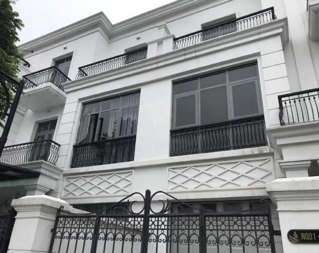 Cần bán biệt thự liền kề hoàn thiện NQ01 đẹp nhất tại đường Nguyệt Quế - KĐT Vinhomes The Harmorny