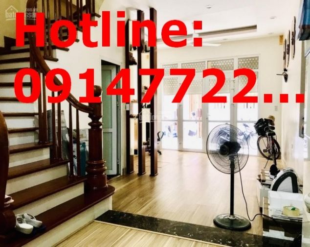 Chính chủ cần bán nhà ngõ Lạc Long Quân, 51m2, 3,5 tầng, ô tô đỗ cửa