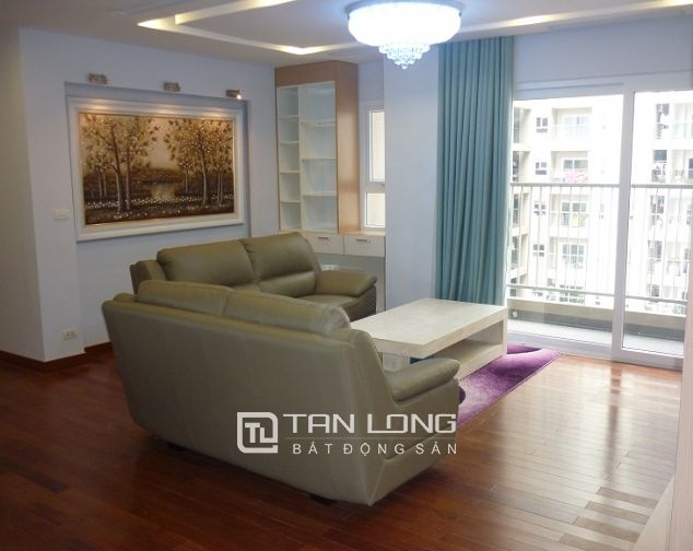 Chính chủ cho thuê căn hộ 142m2, 3 phòng ngủ tại Golden Palace