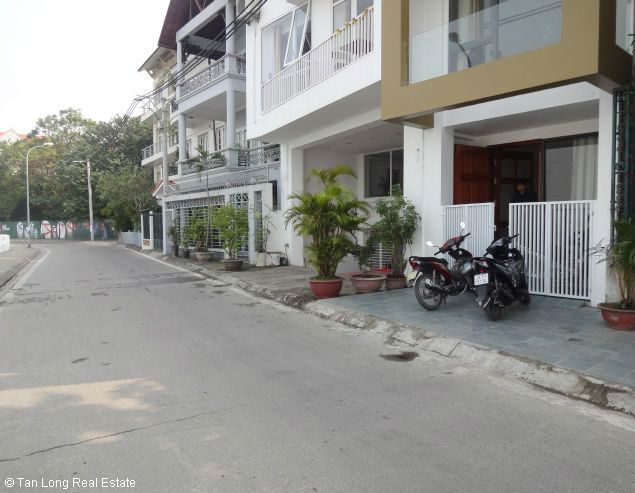 Chính chủ cho thuê gấp nhà 80m2 x 5 tầng tại Xóm Chùa, quận Tây Hồ