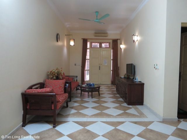 Cho thuê biệt thự 126m2, C1 Ciputra, quận Tây Hồ, Hà Nội