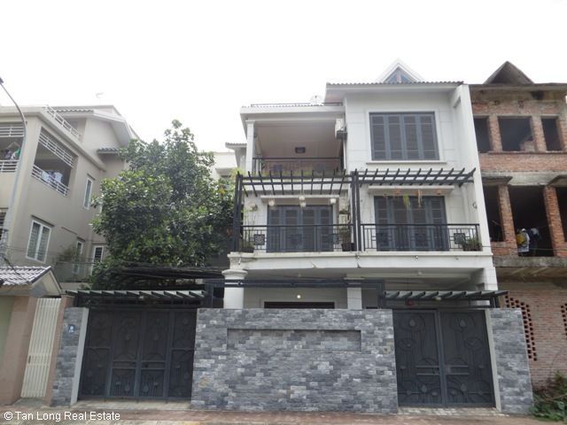 Cho thuê biệt thự 180m2, 5 phòng ngủ tại Sài Đồng, quận Long Biên