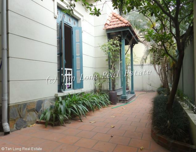 Cho thuê biệt thự 180m2 tại Làng Nghi Tàm, quận Tây Hồ