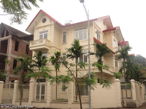 Cho thuê biệt thự 250m2 tại khu đô thị Việt Hưng, quận Long Biên