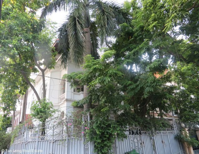 Cho thuê biệt thự 250m2 x 3 tầng tại đường Tây Hồ, quận Tây Hồ