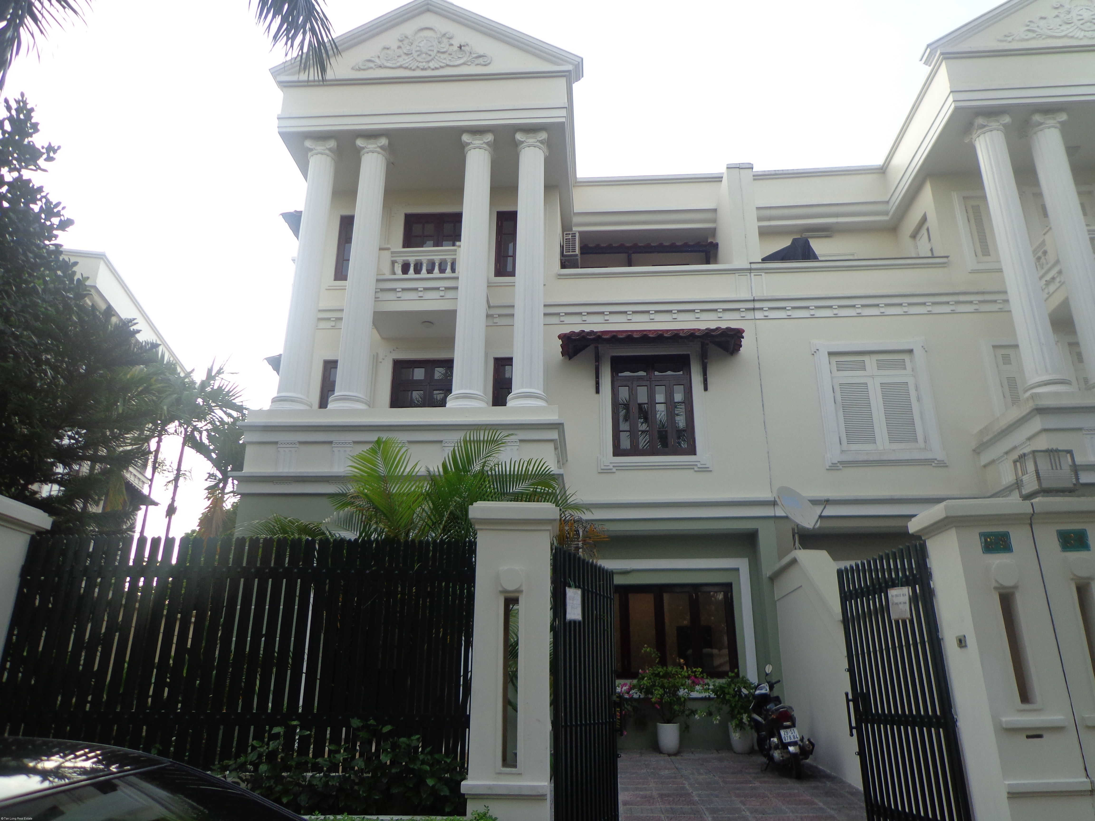 Cho thuê biệt thự 330 m2 khu C7 Ciputra, quận Tây Hồ, Hà Nội