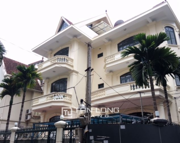 Cho thuê biệt thự 500m2 tại đường Tây Hồ, quận Tây Hồ