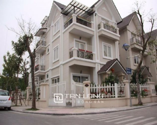 Cho thuê biệt thự Anh Đào 200m2 tại Vinhomes Riverside Long Biên