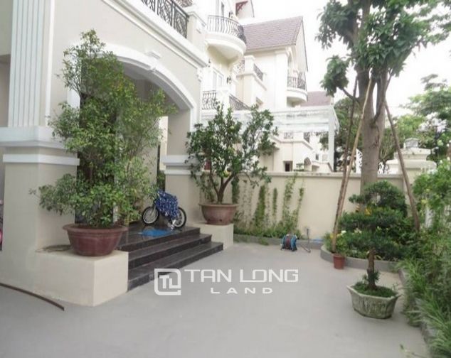 Cho thuê biệt thự Anh Đào, Vinhomes Riverside, 330m2, 4 phòng ngủ, đủ đồ