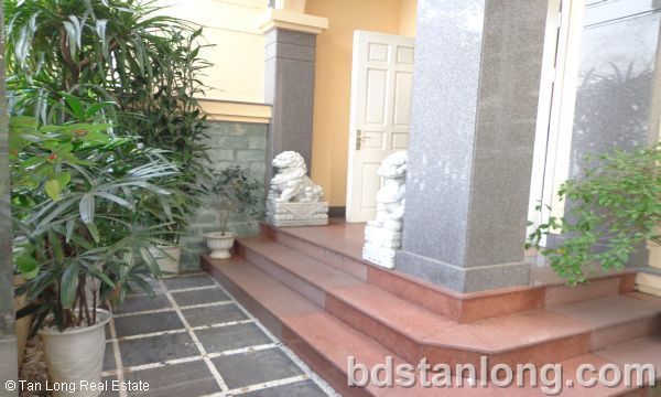 Cho thuê biệt thự đầy đủ  nội thất và tiết bị tại Thụy Khuê, Tây Hồ, Hà Nội