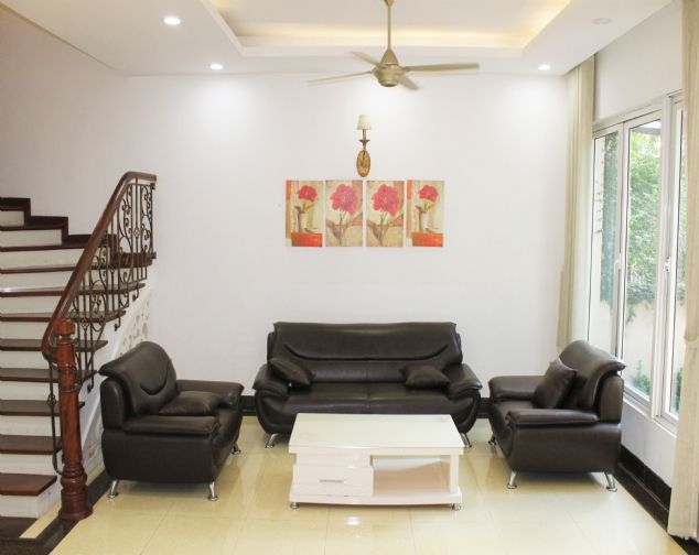 Cho thuê biệt thự đủ đồ giá rẻ tại Vinhomes Riverside, Long Biên