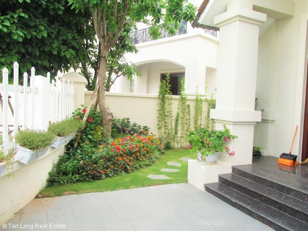 Cho thuê biệt thự Hoa Sữa 280m2 tại Vinhomes Riverside, quận Long Biên