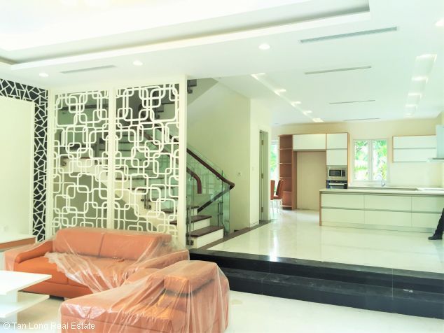 Cho thuê biệt thự Hoa Sữa 3 phòng ngủ tại Vinhomes Riverside