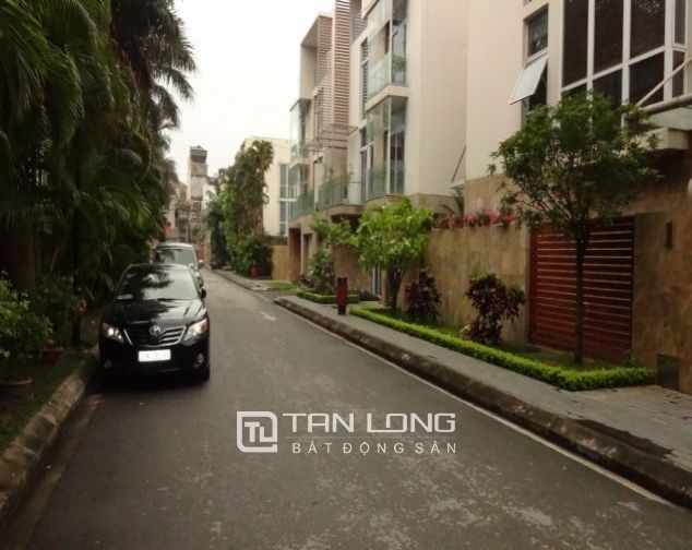 Cho thuê biệt thự lô góc, 4 phòng ngủ tại Golden Westlake, Tây Hồ, Hà Nội.