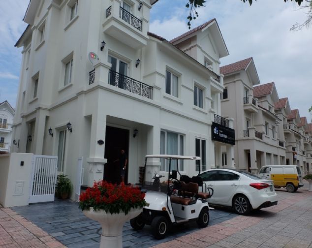 Cho thuê biệt thự lớn và đẹp khu Hoa Phượng, Vinhomes Riverside, diện tích 500m2